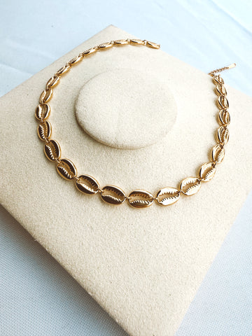 Seashells Choker Necklace - Gold