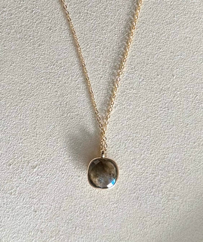 Minimal Labradorite Necklace - Gold