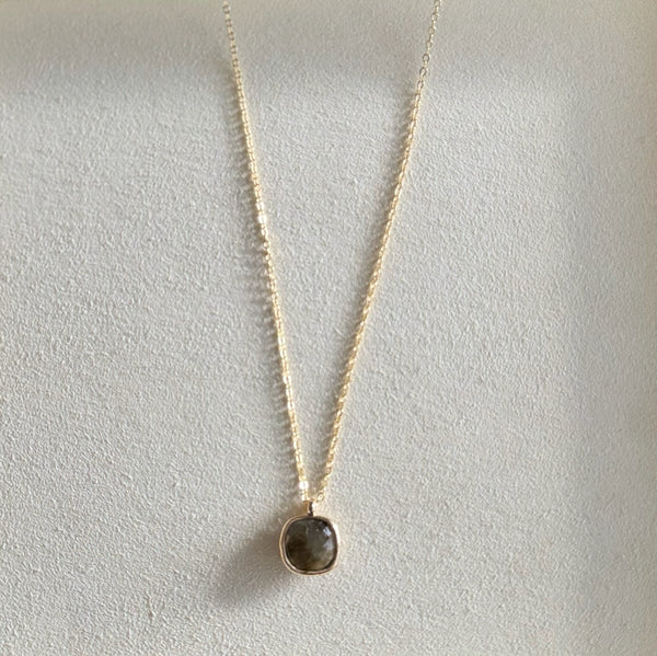 Minimal Labradorite Necklace - Gold