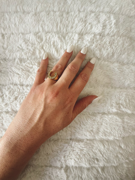 Horseshoe Ring - Gold