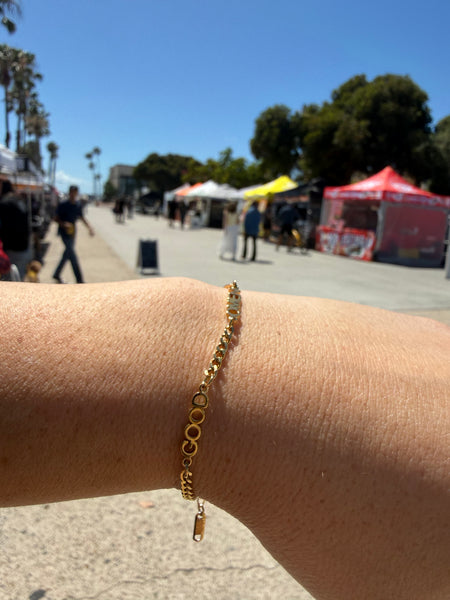 Good Omen Bracelet - Gold