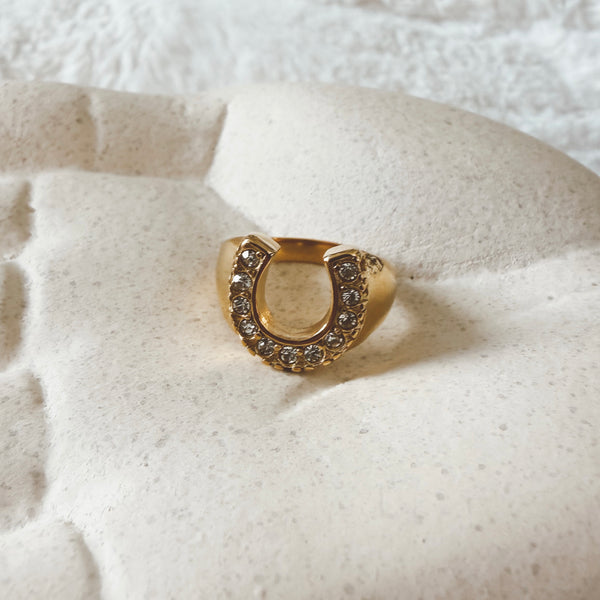 Horseshoe Ring - Gold