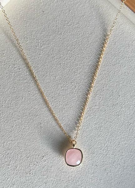 Minimal Rose Quartz Necklace - Gold
