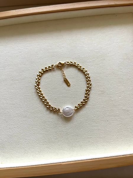 Pearl with Leaves Bracelet - Gold