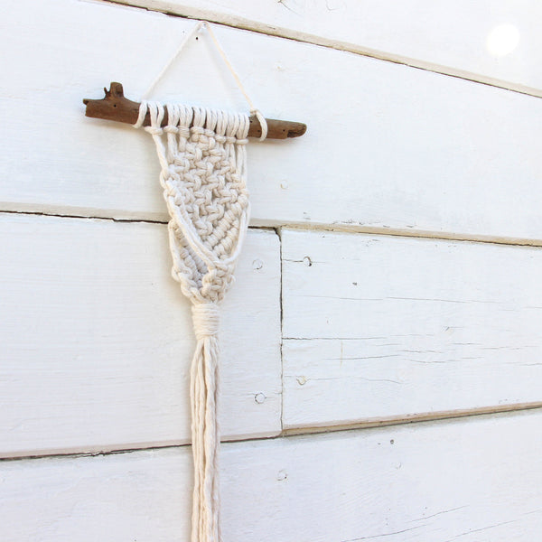 Simple Macrame Air Plant Holder - White - Bohemian Home Decor Wall Hanging