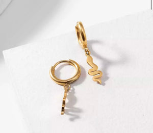 Snake Hoop Earrings in Gold - Stainless Steel