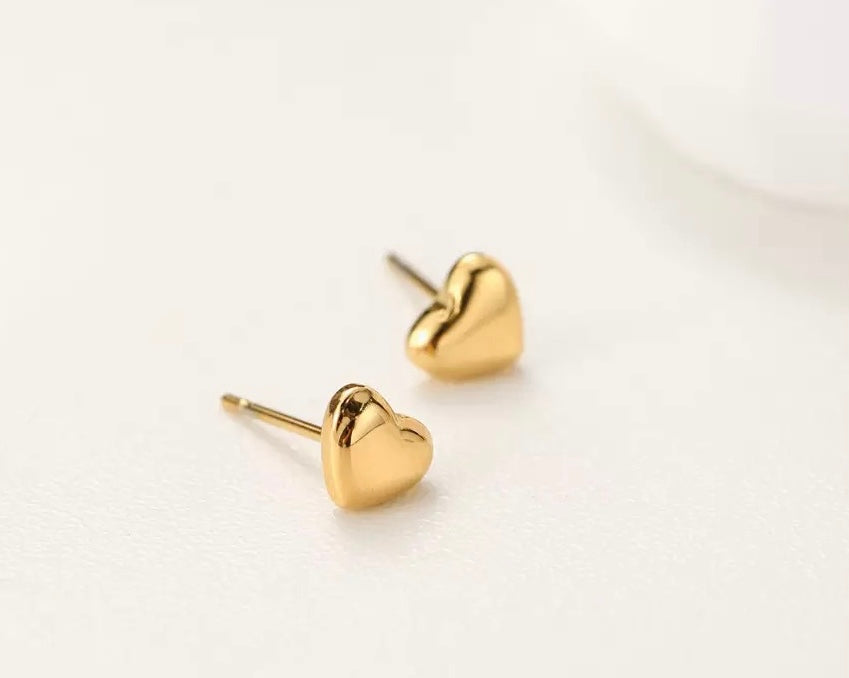 Heart Stud Earrings in Gold - Stainless Steel